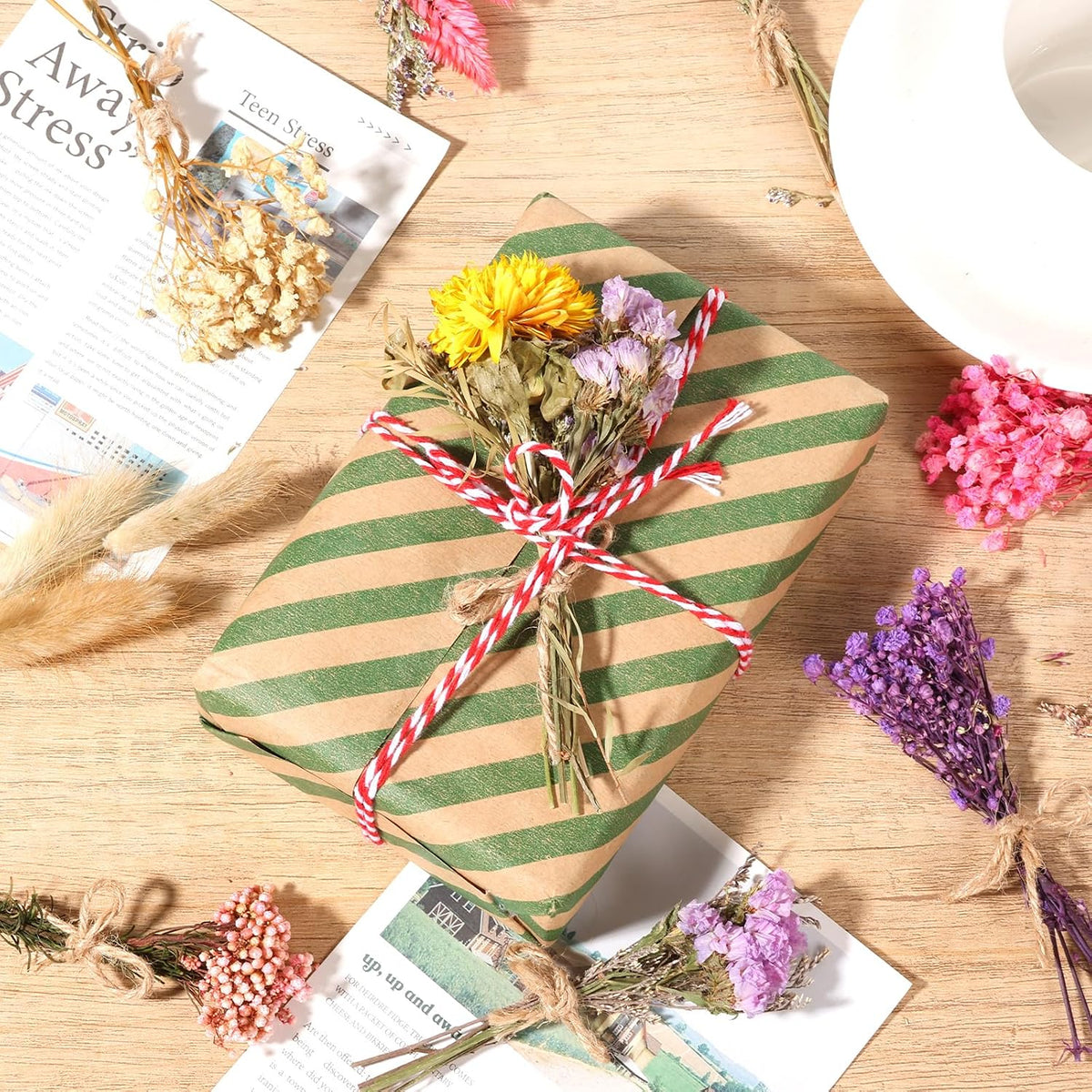 VAIPI 10 Pack Dried Flower Bouquets Various Dried Flower Combinations with Stem Mini Dried Embossing Natural Flower Bundles Artificial Flower Dried Floral Arrangement for Vase DIY Wedding Decor